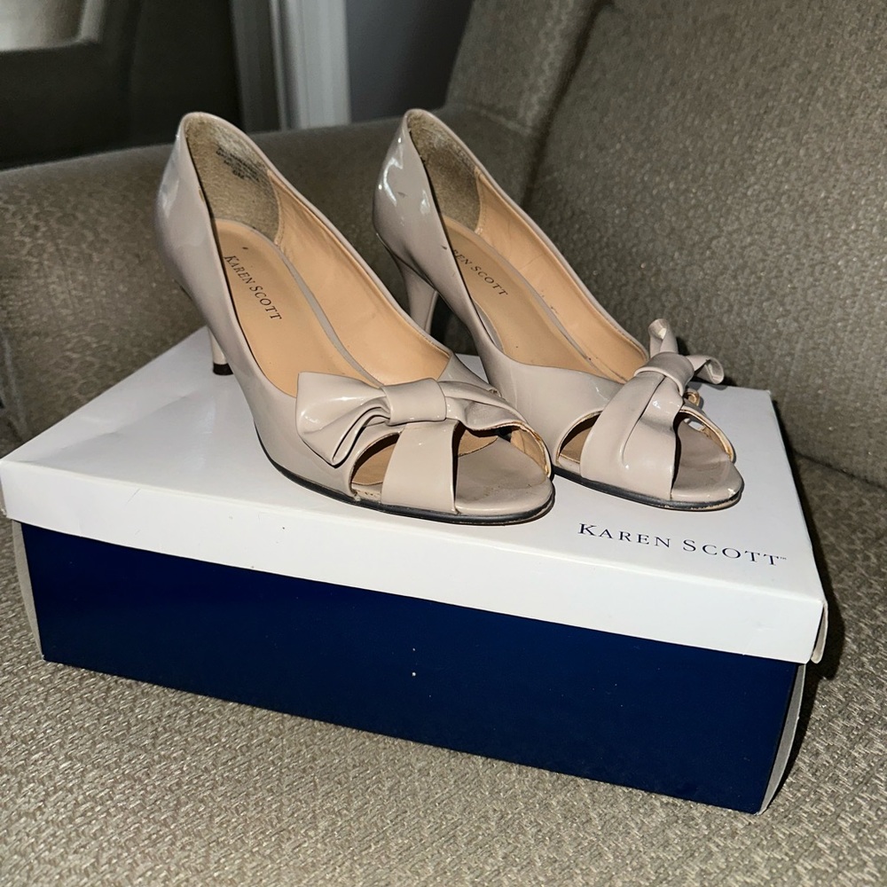 Karen Scott Womens Size 6 Heels